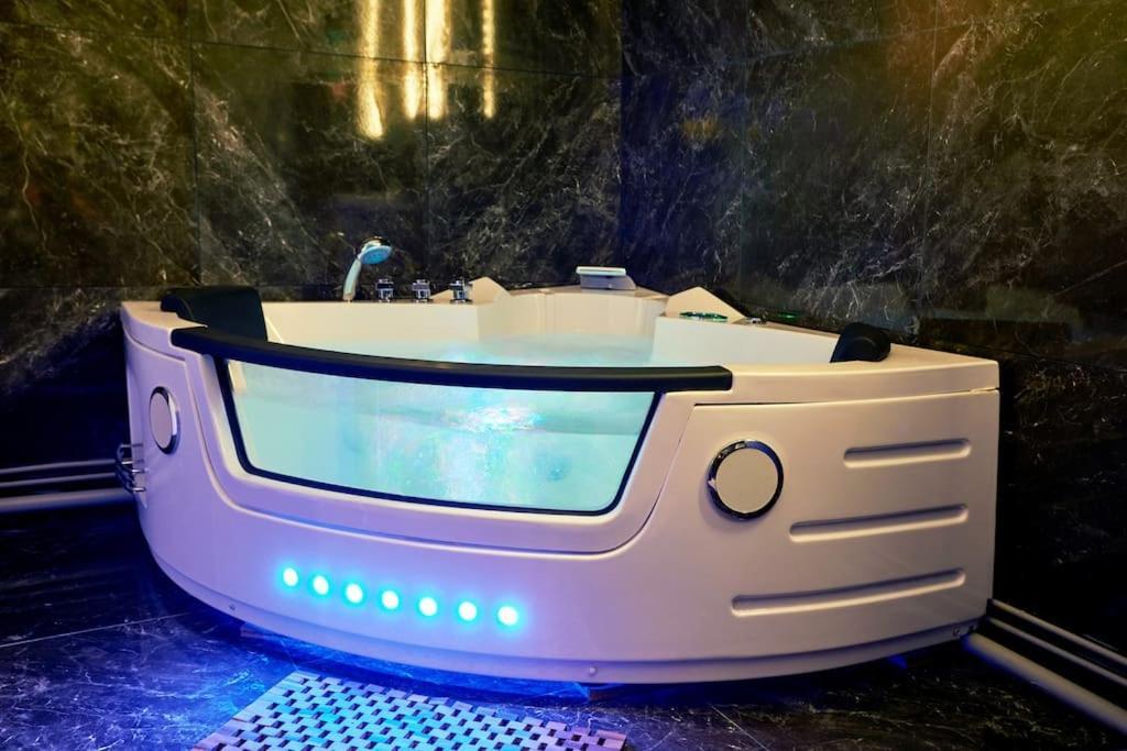 Versailles Jacuzzi - Sauna - Rdc 2 외부 사진